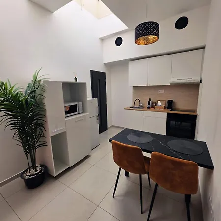 Central Apartman זבולן