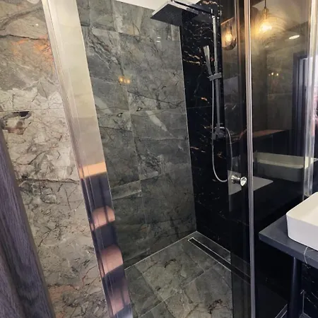דירה Central Apartman זבולן